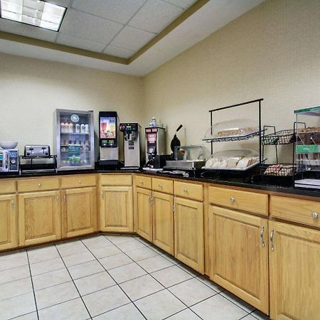 Columbia Inn & Suites Bagian luar foto