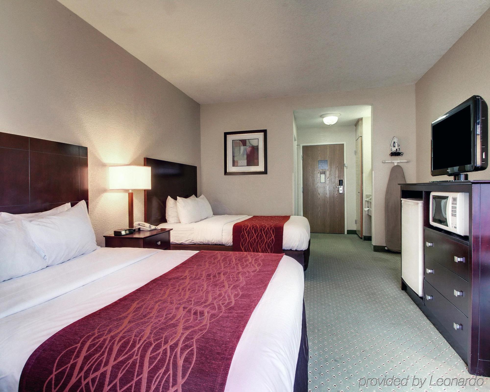 Columbia Inn & Suites Bagian luar foto
