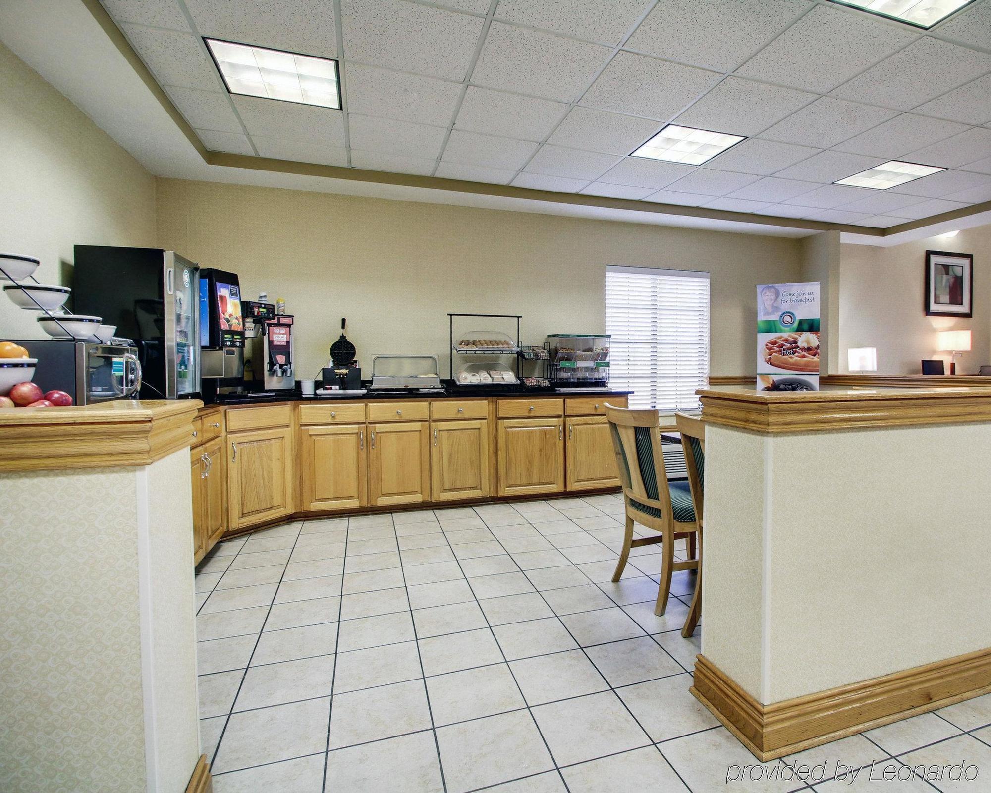Columbia Inn & Suites Bagian luar foto