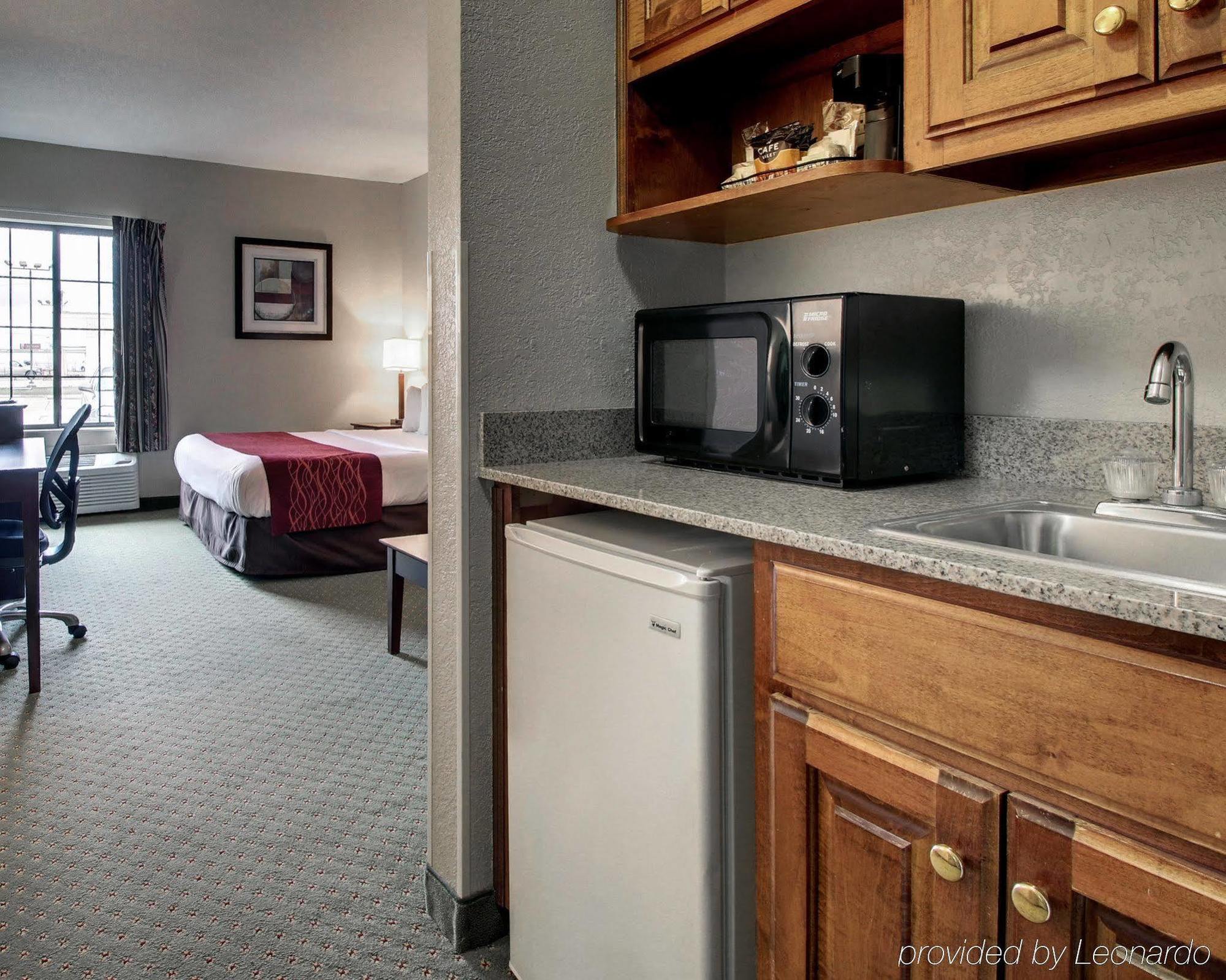 Columbia Inn & Suites Bagian luar foto