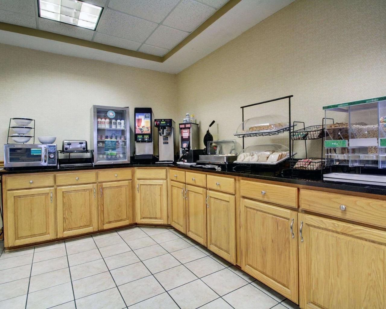 Columbia Inn & Suites Bagian luar foto